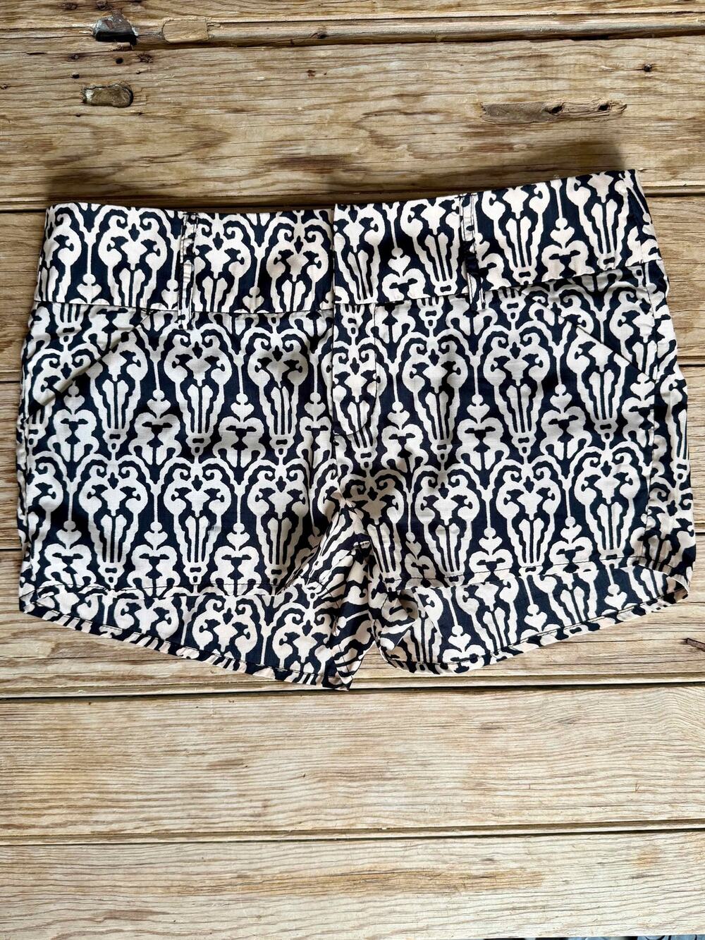 THML Black Ivory Scroll Print Tailored Shorts Size Small Boho Coquette